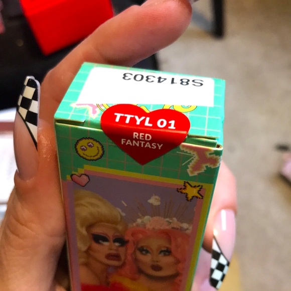 🆕SEALED!Kim Chi BeautyXTrixie Mattel BFF4Eva Lipstick Collab “Red Fantasy”💄 - Picture 16 of 16